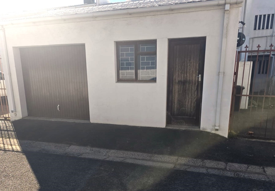 To Let 3 Bedroom Property for Rent in Esterville Western Cape